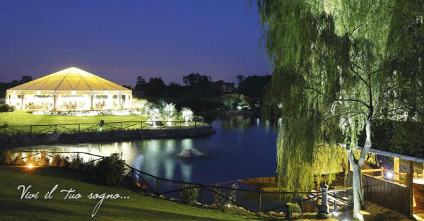 Banchetto nuziale all'aperto